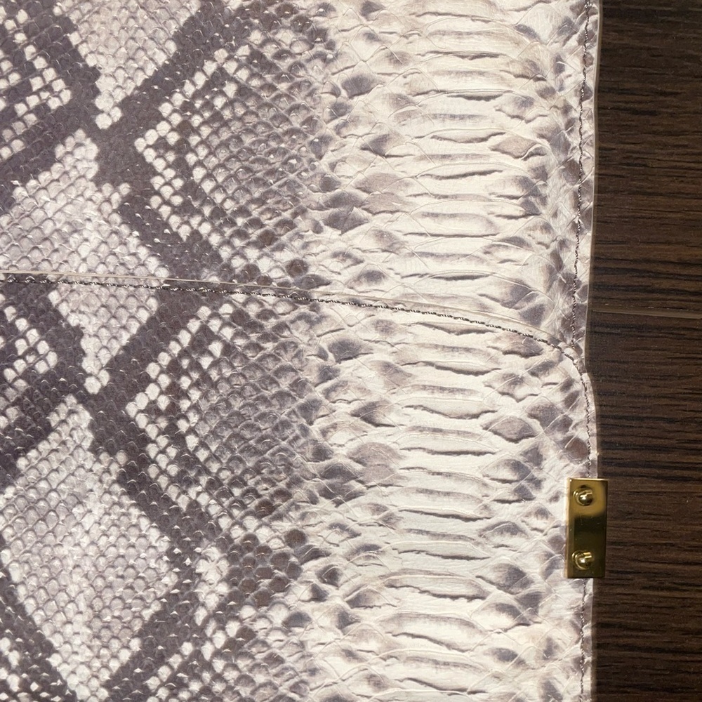 Stuart Weitzman Snake Skin print Clutch - Picture 5 of 9